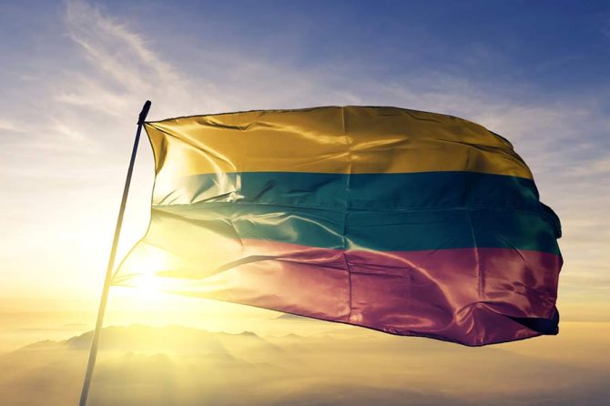 Nuoširdžiai sveikiname Jus Lietuvos valstybės atkūrimo proga